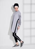 Tesettür giyim GRİ ÇİZGİ DETAYLI SPOR TUNİK 1708