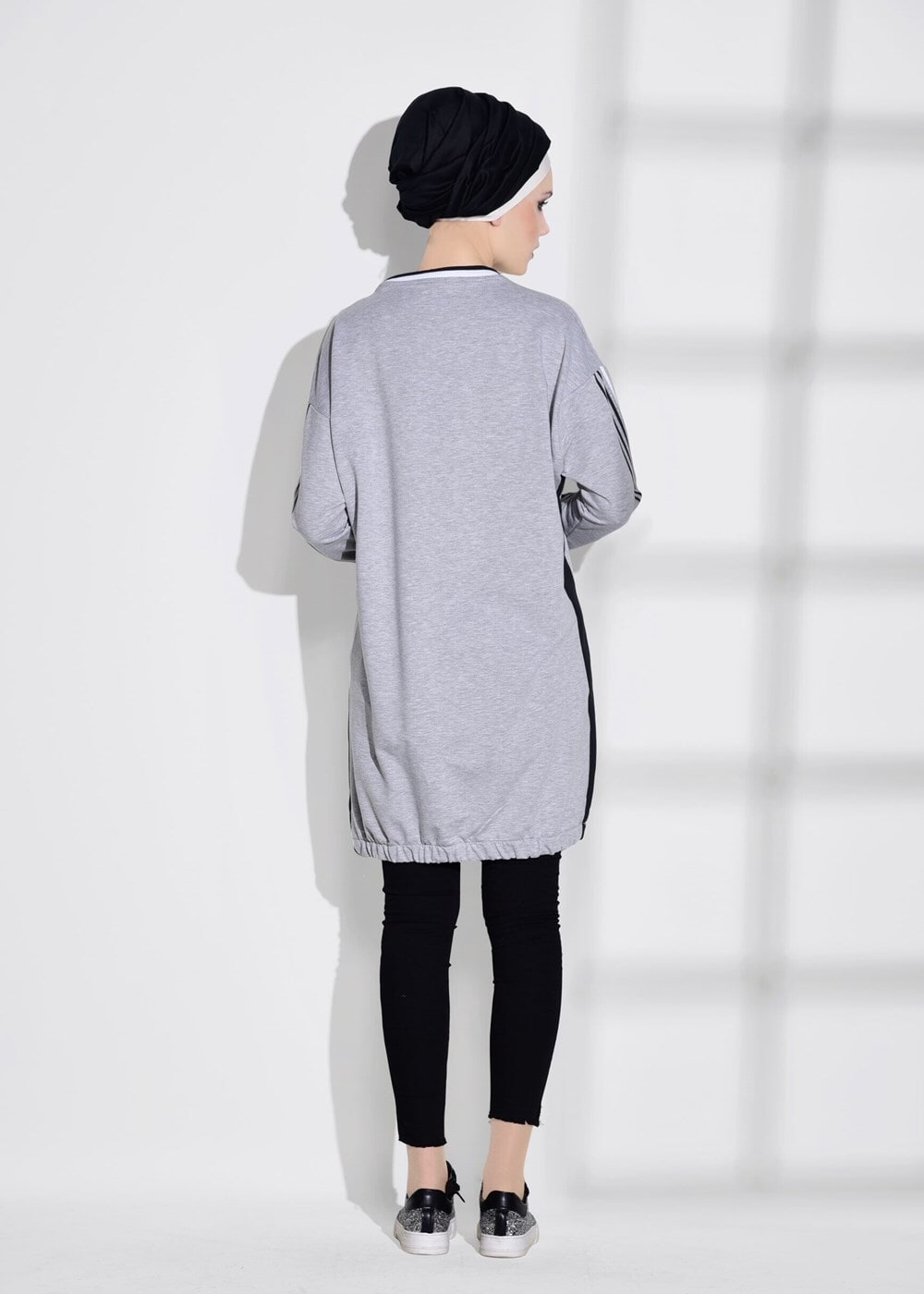 Tesettür giyim GRİ ÇİZGİ DETAYLI SPOR TUNİK 1708