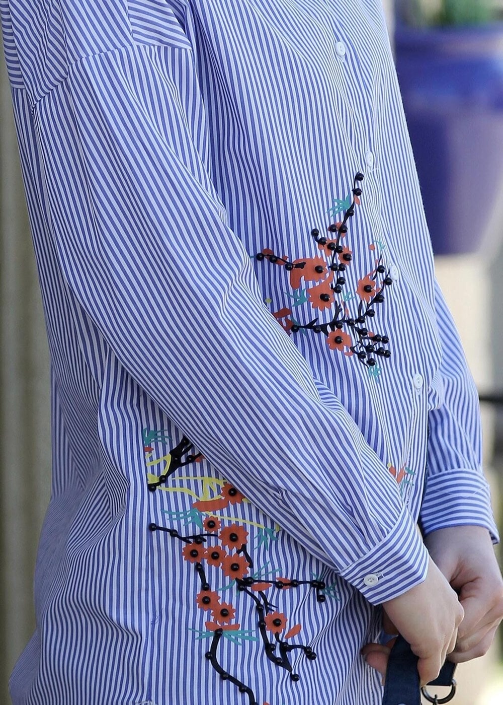 Tesettür giyim MAVİ T 2524 Lvr-İşleme Detaylı Çizgili Tunik