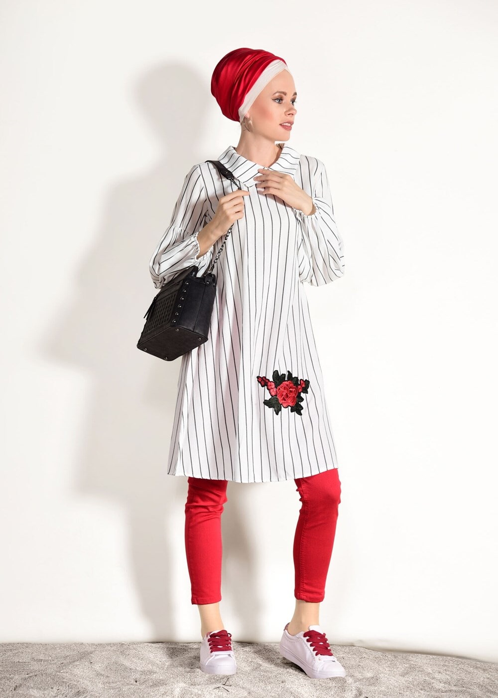 Tesettür giyim BEYAZ T 2636 Dkn-Çizgi Desenli Tunik