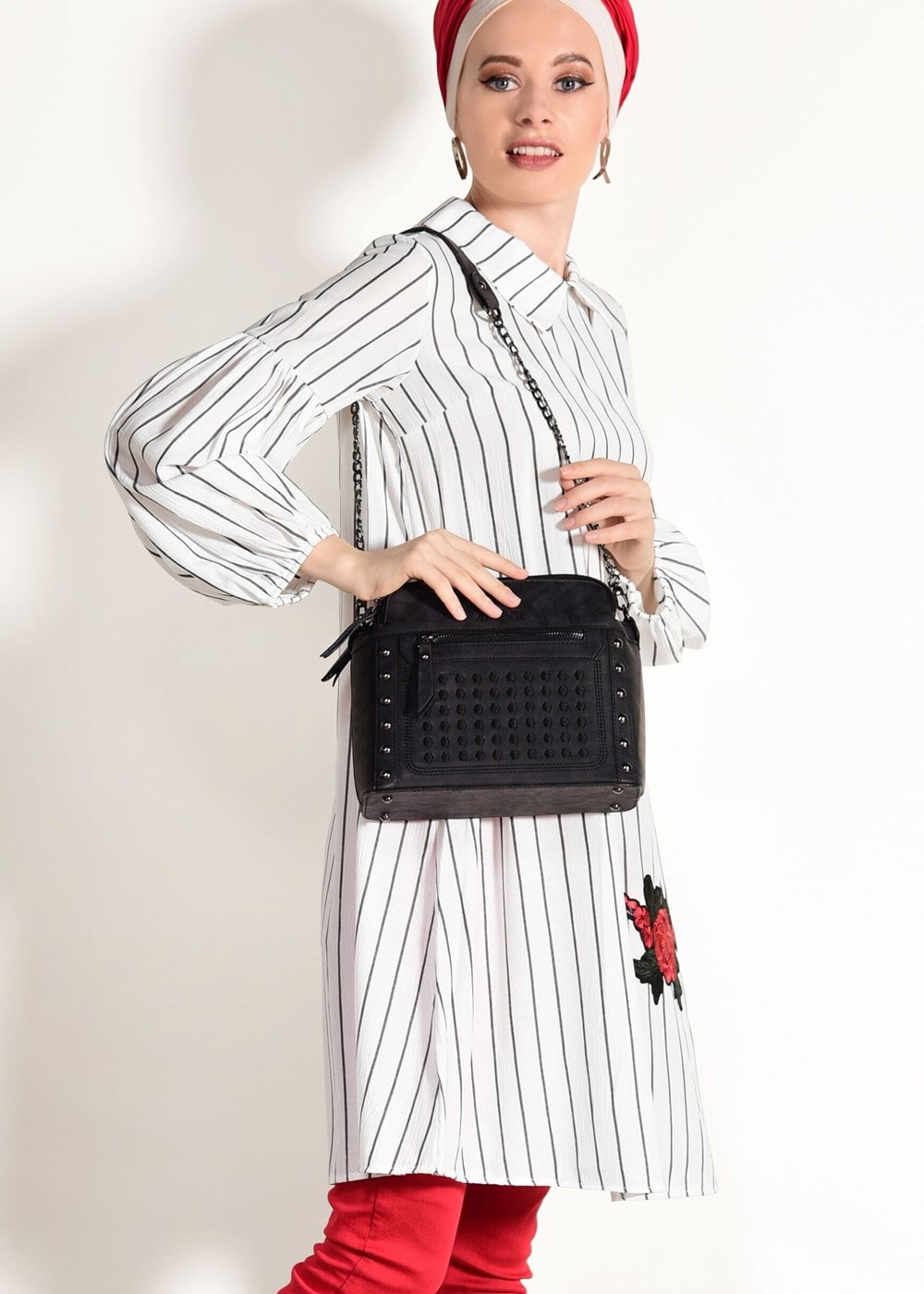 Tesettür giyim BEYAZ T 2636 Dkn-Çizgi Desenli Tunik