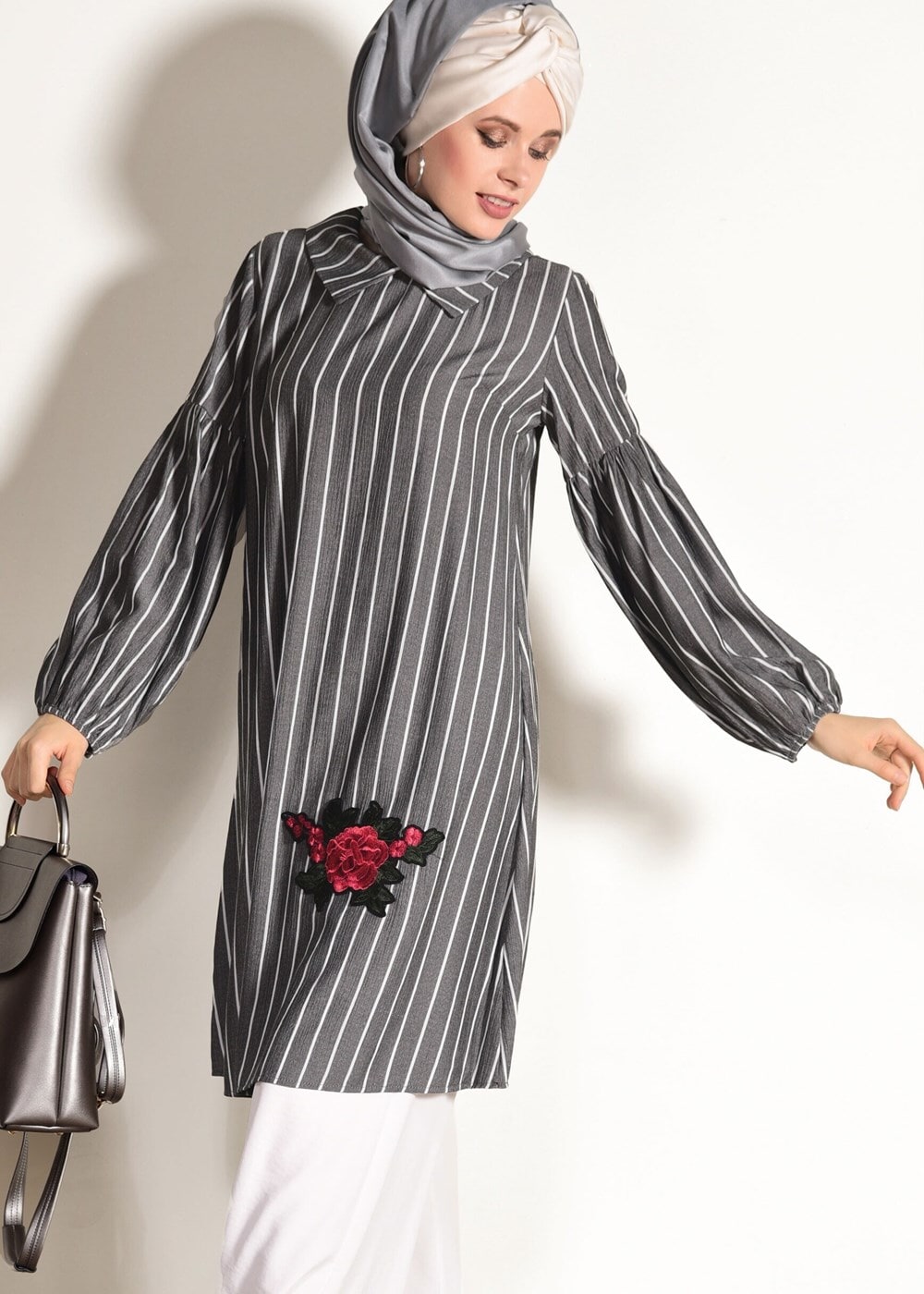 Tesettür giyim GRİ T 2636 Dkn-Çizgi Desenli Tunik