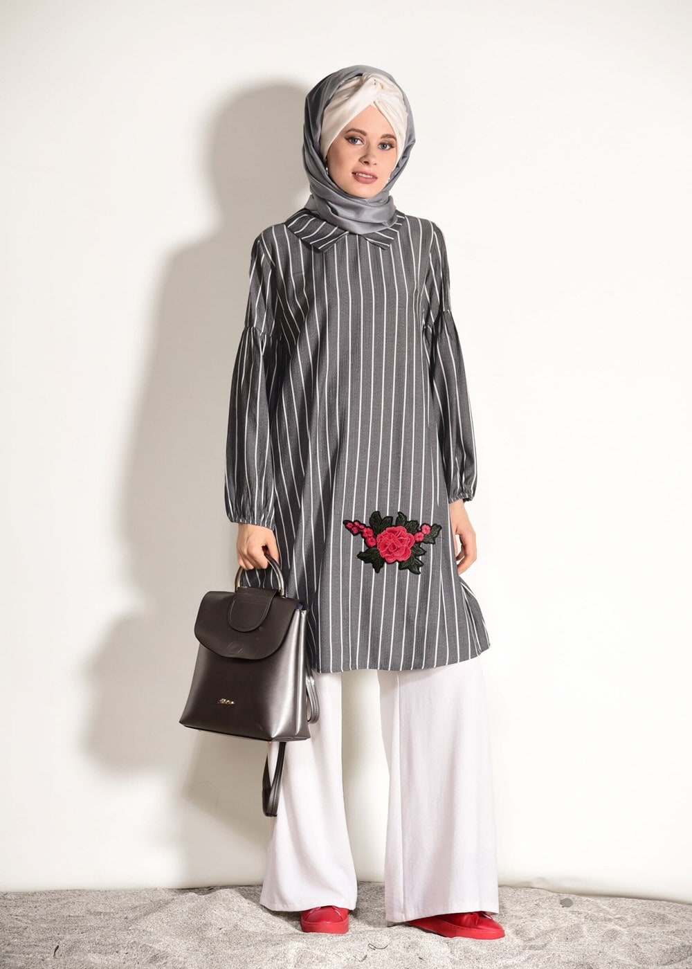 Tesettür giyim GRİ T 2636 Dkn-Çizgi Desenli Tunik