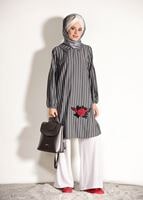 Tesettür giyim GRİ T 2636 Dkn-Çizgi Desenli Tunik