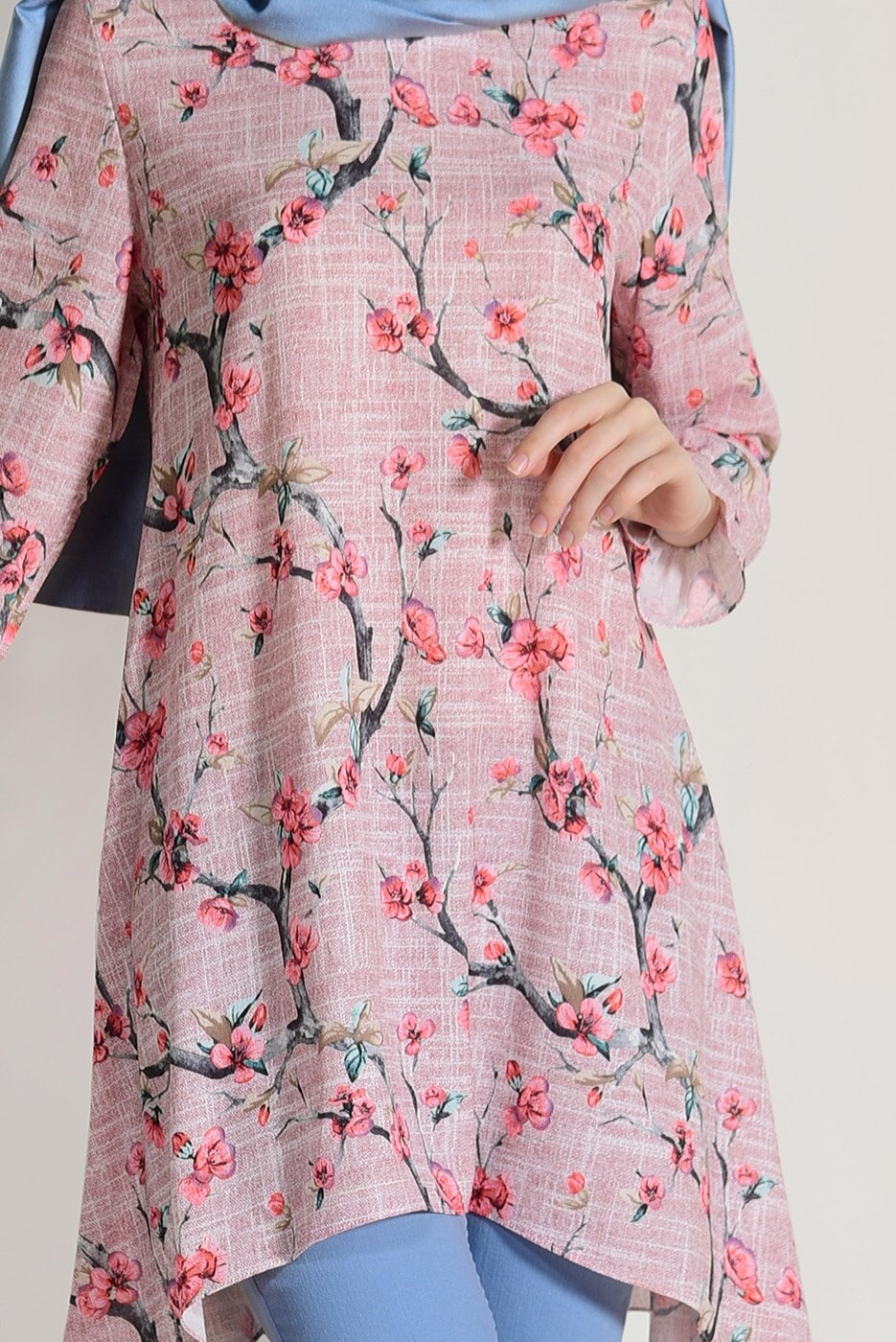 Vêtements hijab POUDRE TUNIQUE COUPE ASYMETRIQUE A MOTIFS FLORAL 3035