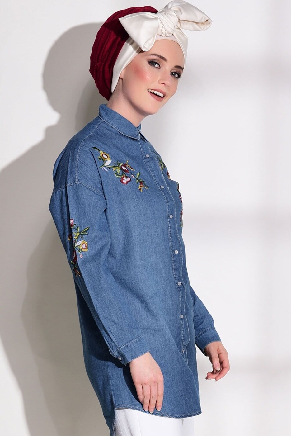 Tesettür giyim LACİVERT NAKIŞ DETAYLI DENİM TUNİK 3524 