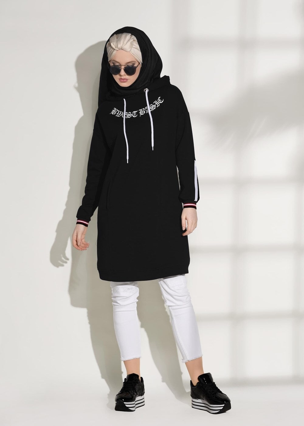 Tesettür giyim SİYAH KAPÜŞONLU SPOR TUNİK 3608