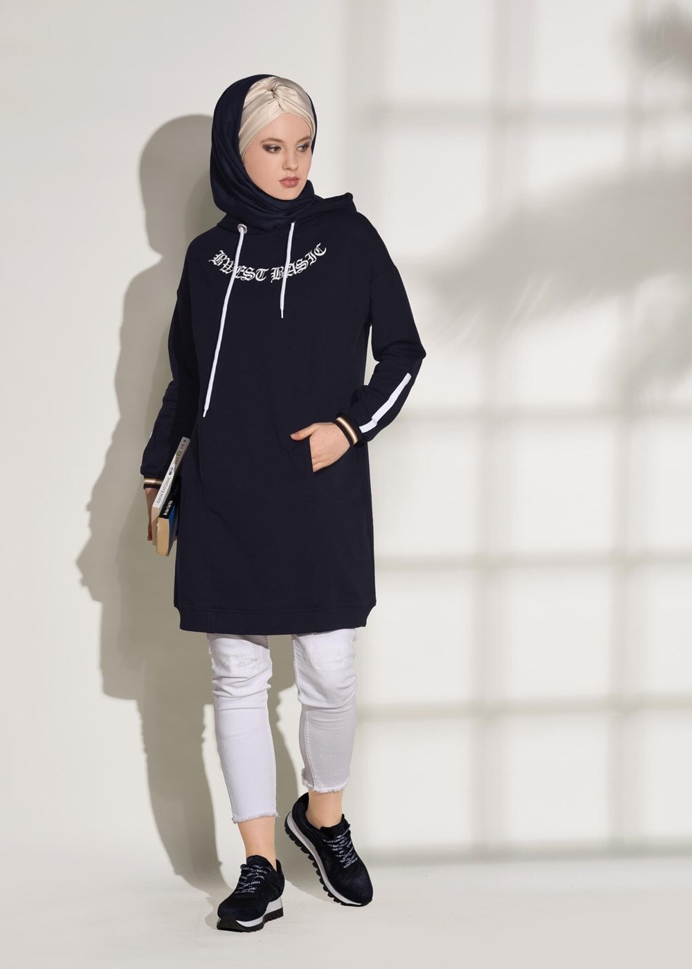 Tesettür giyim LACİVERT KAPÜŞONLU SPOR TUNİK 3608