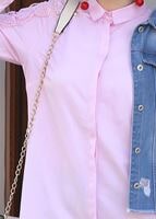 Tesettür giyim PEMBE OMUZ KISMI İNCİ VE DANTEL DETAYLI TUNİK 4075 