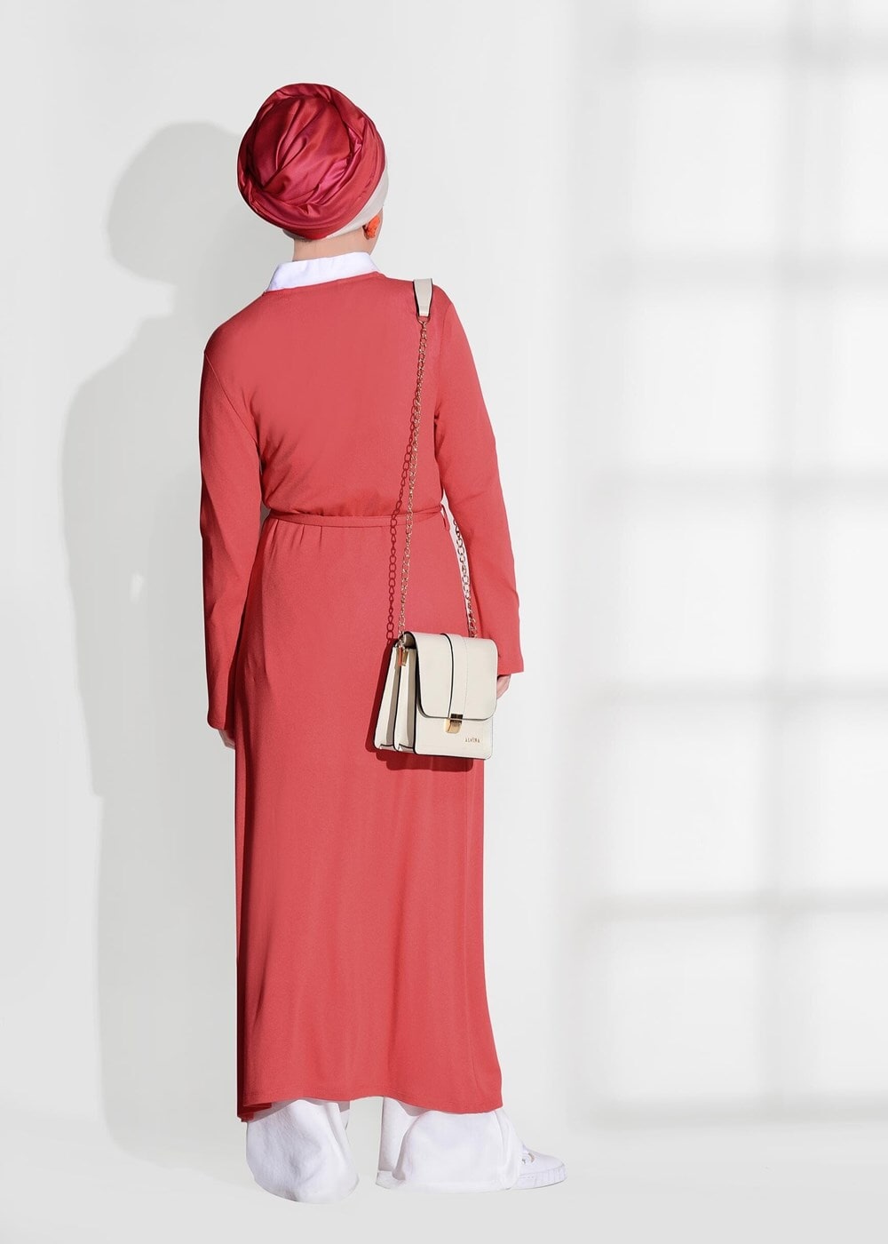 Tesettür giyim KIRMIZI BELİ KUŞAKLI ÖRME HIRKA 4269