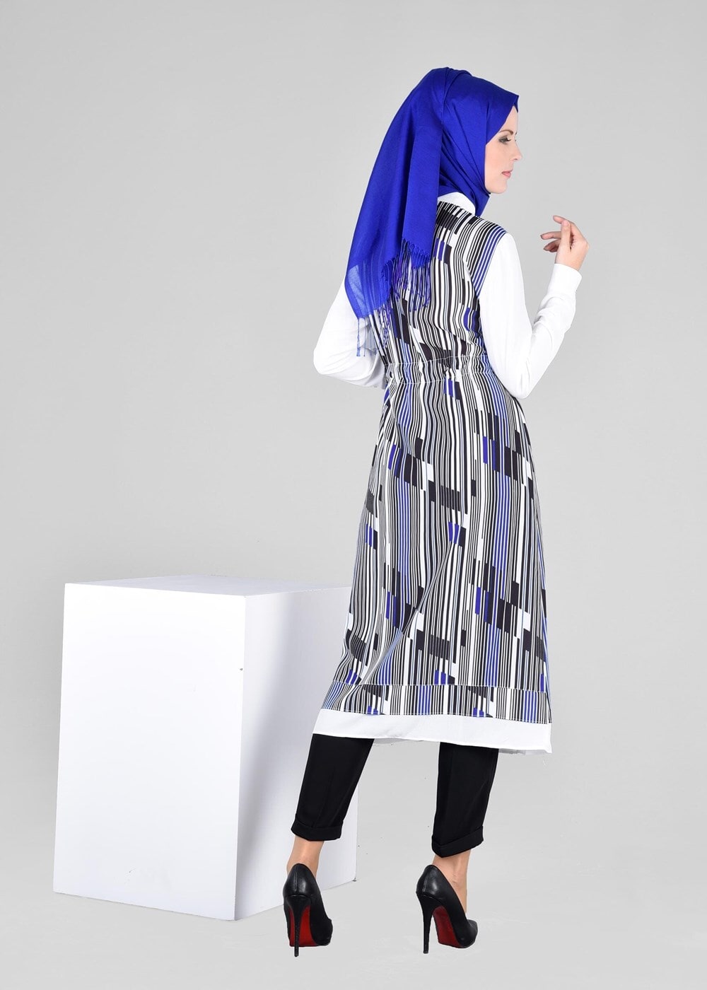 Vêtements hijab BLEU MARINE  TUNIQUE FRONCÉE T 4297