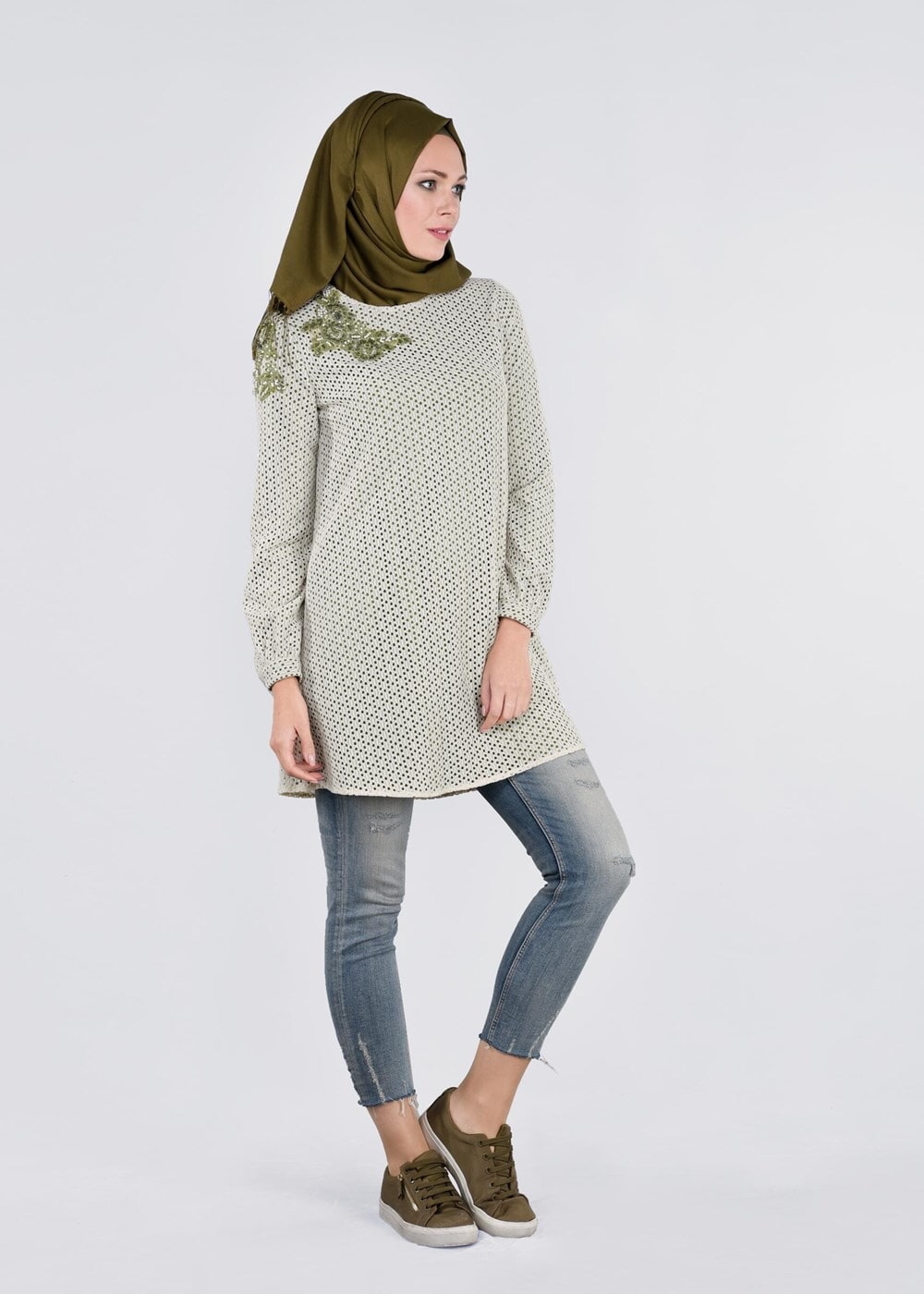 Tesettür giyim BEJ NAKIŞ DETAYLI TUNİK  4452