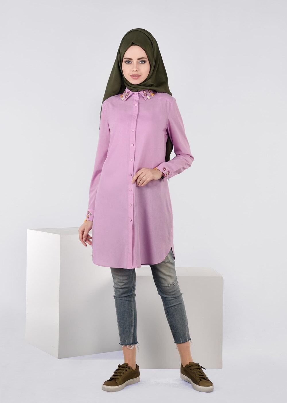 Tesettür giyim MOR YAKASI VE MANŞETLERİ İŞLEME DETAYLI TUNİK 4514 