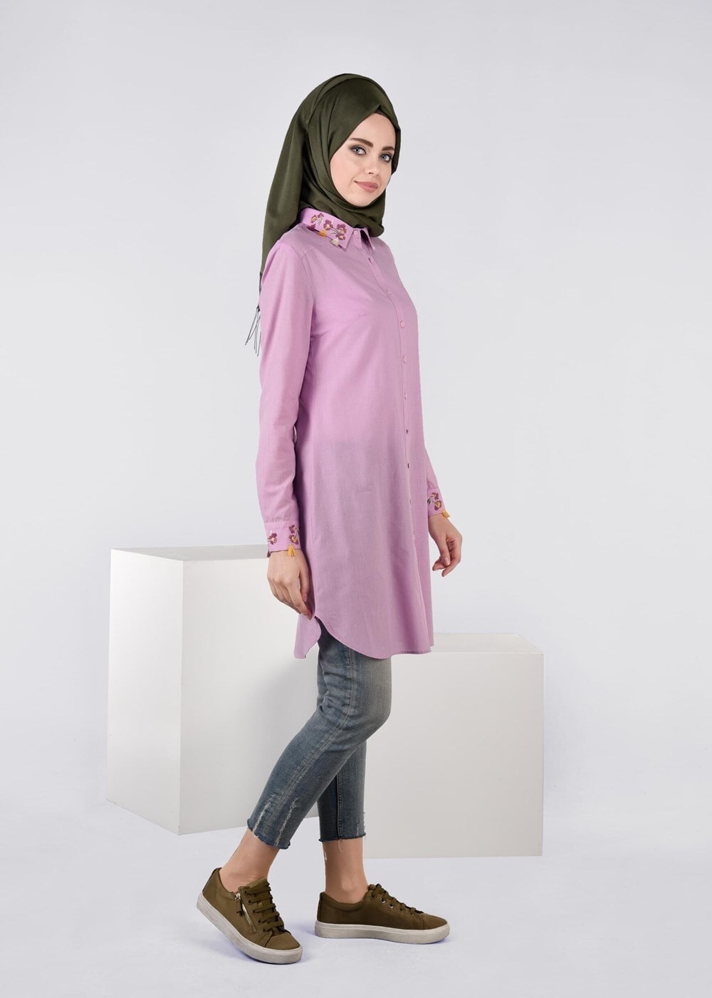 Tesettür giyim MOR YAKASI VE MANŞETLERİ İŞLEME DETAYLI TUNİK 4514 
