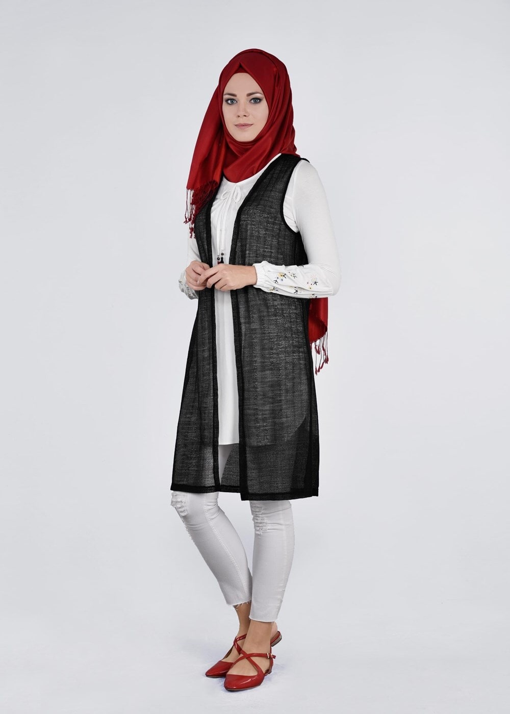 Tesettür giyim SİYAH KOLLARI NAKIŞ DETAYLI YELEKLİ 2&prime;Lİ TUNİK 4533 