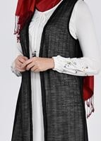 Tesettür giyim SİYAH KOLLARI NAKIŞ DETAYLI YELEKLİ 2&prime;Lİ TUNİK 4533 