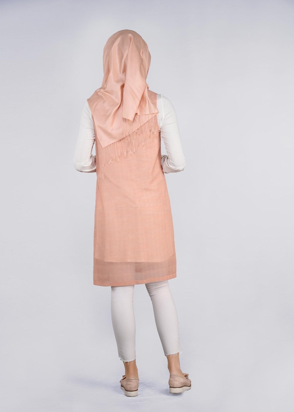 Tesettür giyim PUDRA KOLLARI NAKIŞ DETAYLI YELEKLİ 2&prime;Lİ TUNİK 4533 