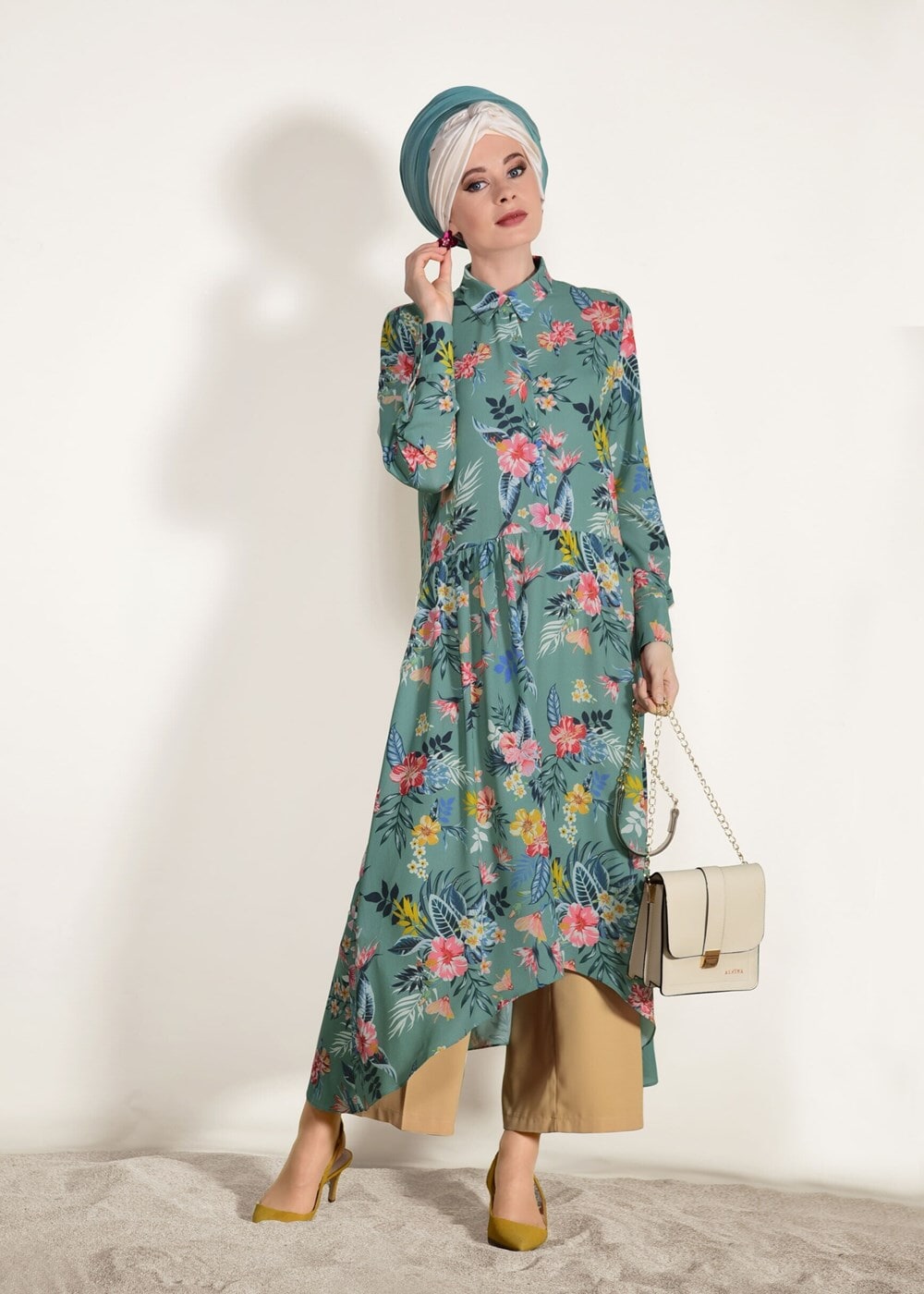 Vêtements hijab VERT TUNIQUE A MOTIFS COUPE ASYMETRIQUE 4697