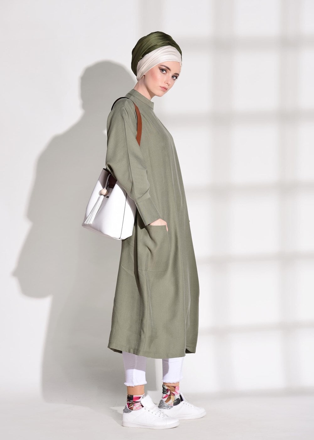 Tesettür giyim HAKİ T 5575 Asmiray- Cep Detaylı Salaş Tunik