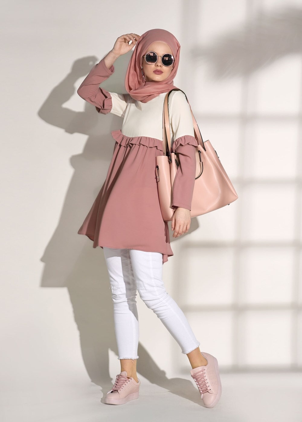 Tesettür giyim PUDRA T 5951 ModaBu-Fırfırlı Düğmeli Tunik