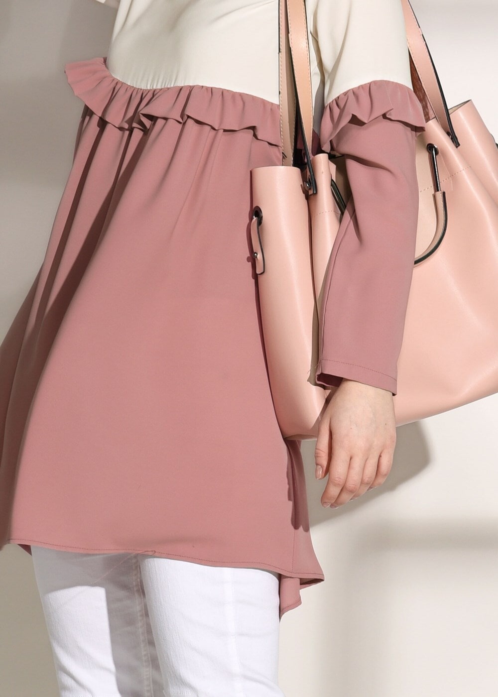 Tesettür giyim PUDRA T 5951 ModaBu-Fırfırlı Düğmeli Tunik