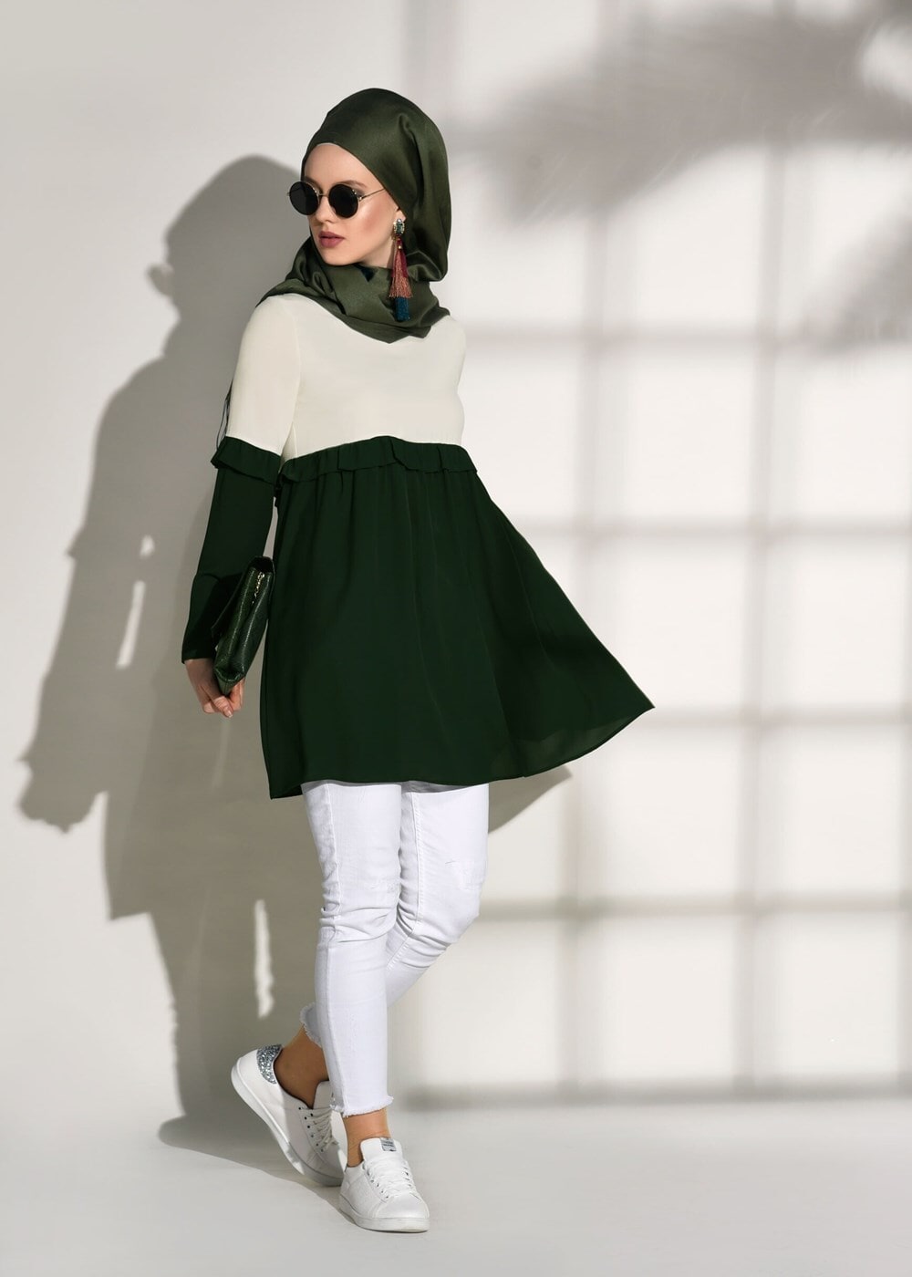 Tesettür giyim YEŞİL T 5951 ModaBu-Fırfırlı Düğmeli Tunik