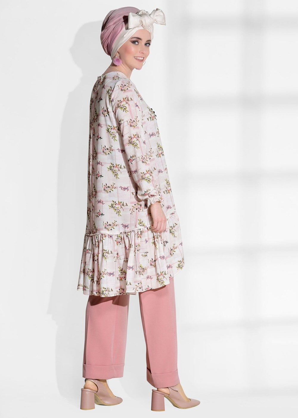 Tesettür giyim BEJ T 5968 Mısra-Çiçek Desenli Tunik