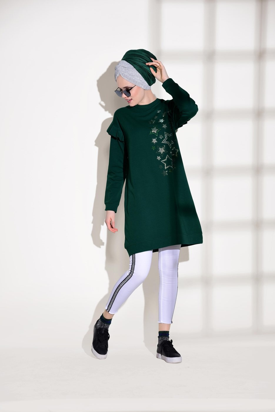 Tesettür giyim YEŞİL T 6118 Bwest- Yıldız İşlemeli Spor Tunik