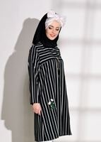 Tesettür giyim SİYAH T 6365 Asmiray-Çizgi Desenli Nakışlı Tunik