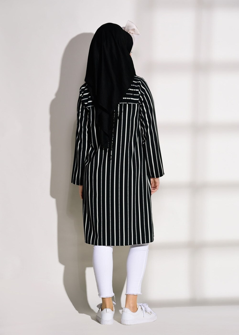 Tesettür giyim SİYAH T 6365 Asmiray-Çizgi Desenli Nakışlı Tunik