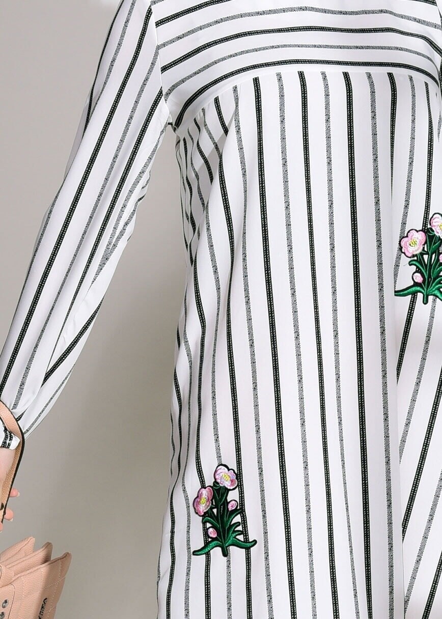 Tesettür giyim KREM T 6365 Asmiray-Çizgi Desenli Nakışlı Tunik