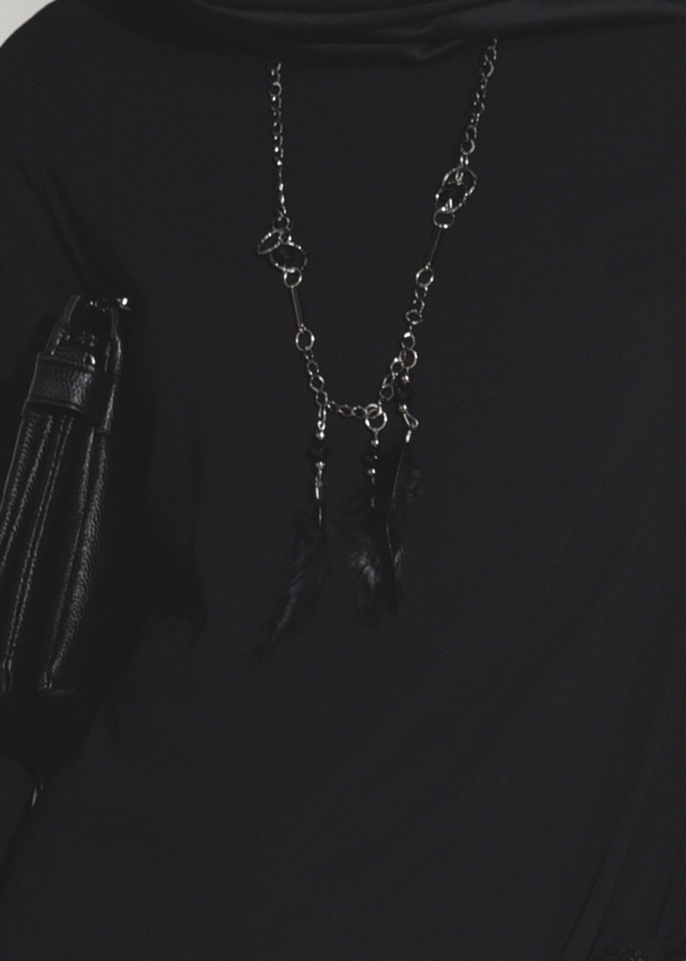 Tesettür giyim SİYAH T 6407 Armalin- Güpür Detaylı Tunik