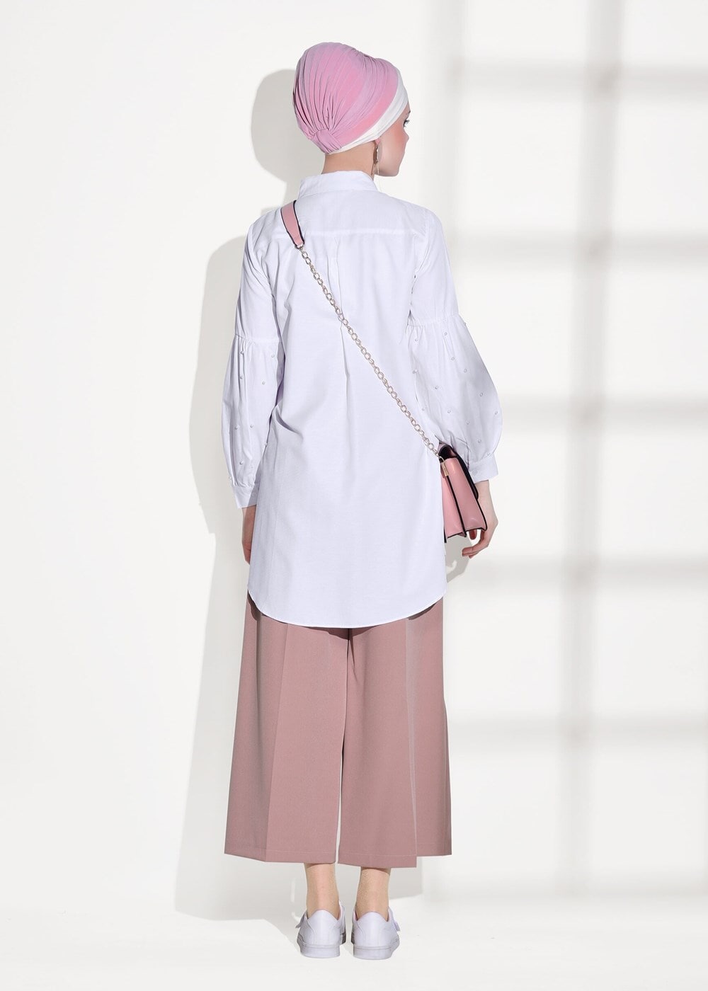 Tesettür giyim BEYAZ T 6607 Ksd- Boncuk İşlemeli Tunik