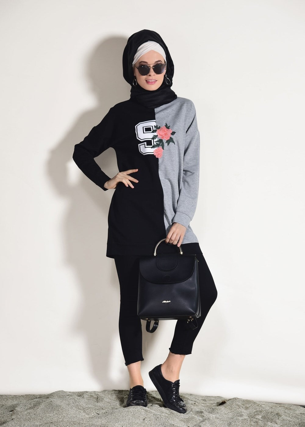 Tesettür giyim SİYAH NAKIŞ DETAYLI SPOR TUNİK 7018