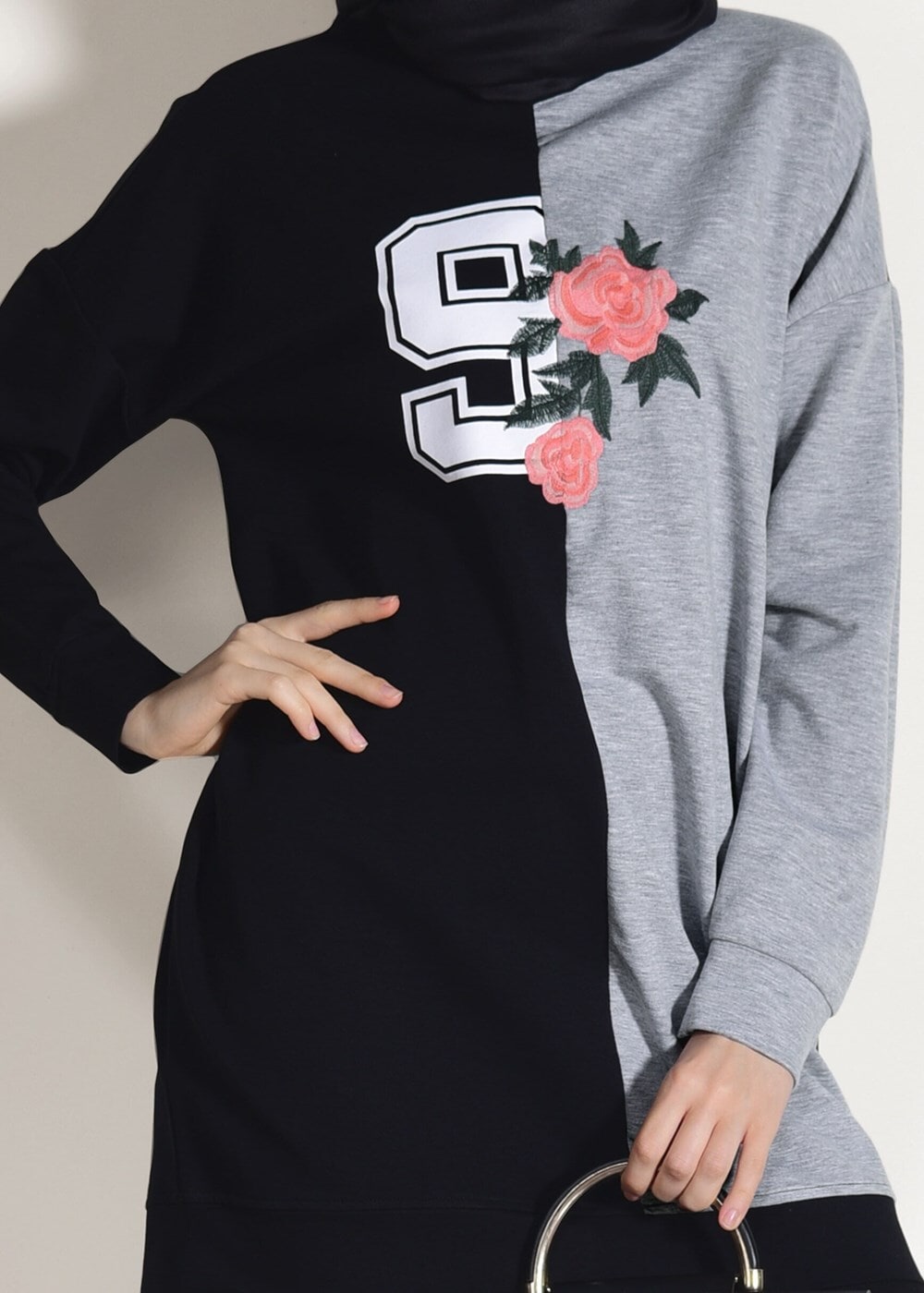 Tesettür giyim SİYAH NAKIŞ DETAYLI SPOR TUNİK 7018