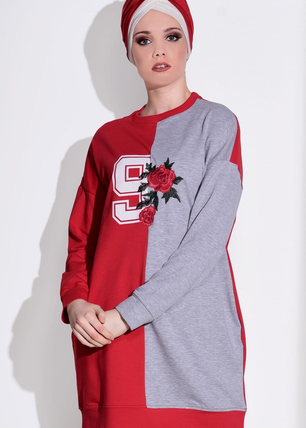 Tesettür giyim KIRMIZI NAKIŞ DETAYLI SPOR TUNİK 7018