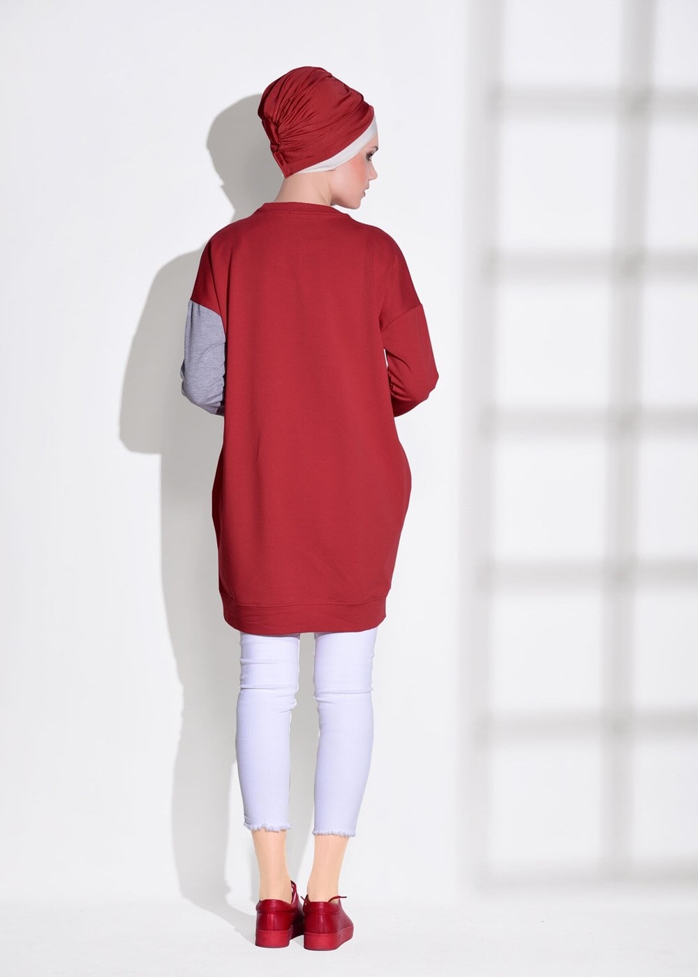 Tesettür giyim KIRMIZI NAKIŞ DETAYLI SPOR TUNİK 7018