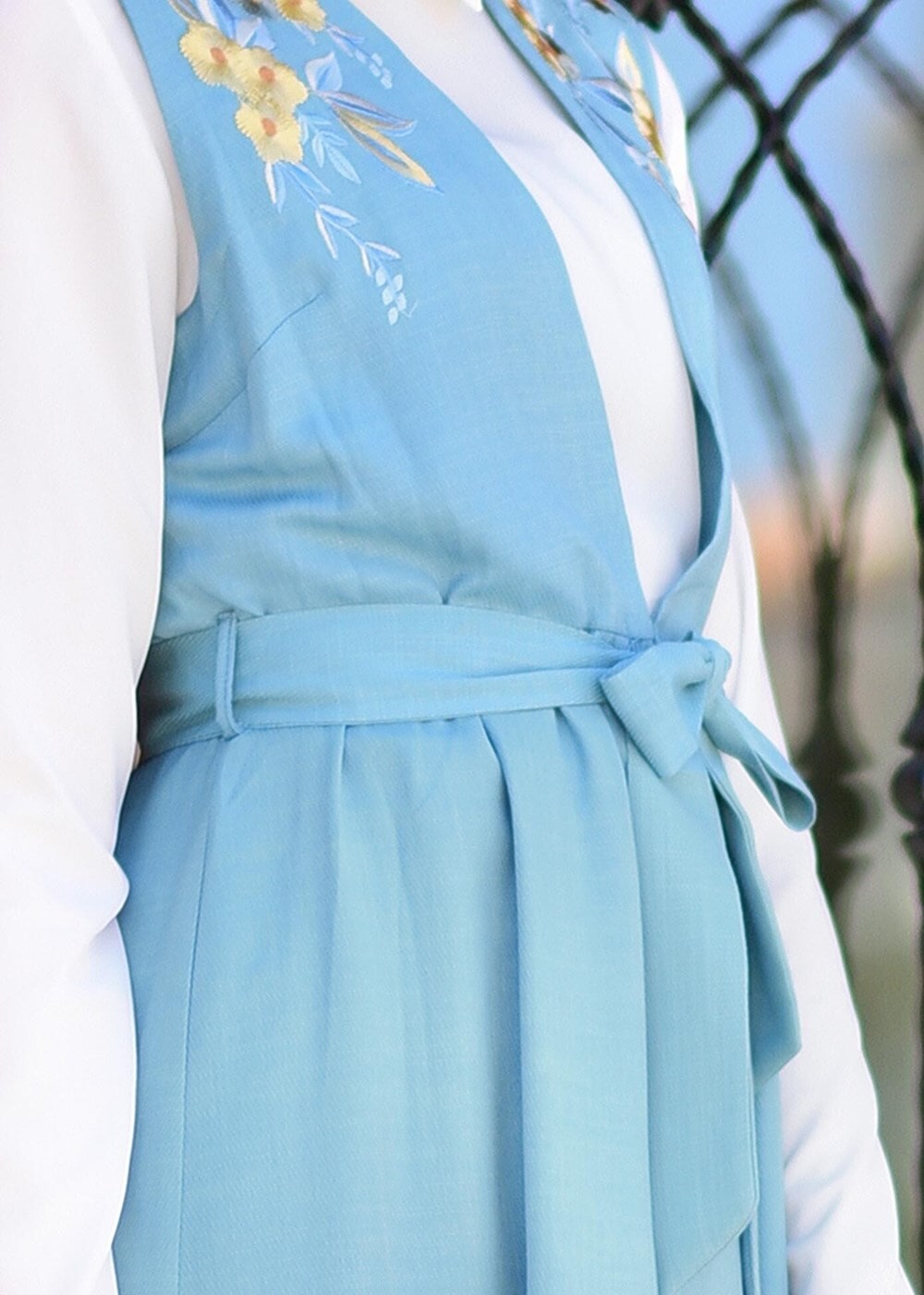 Vêtements hijab BLEU TUNIQUE 2 PIÈCES DÉTAIL BRODERIE 7713