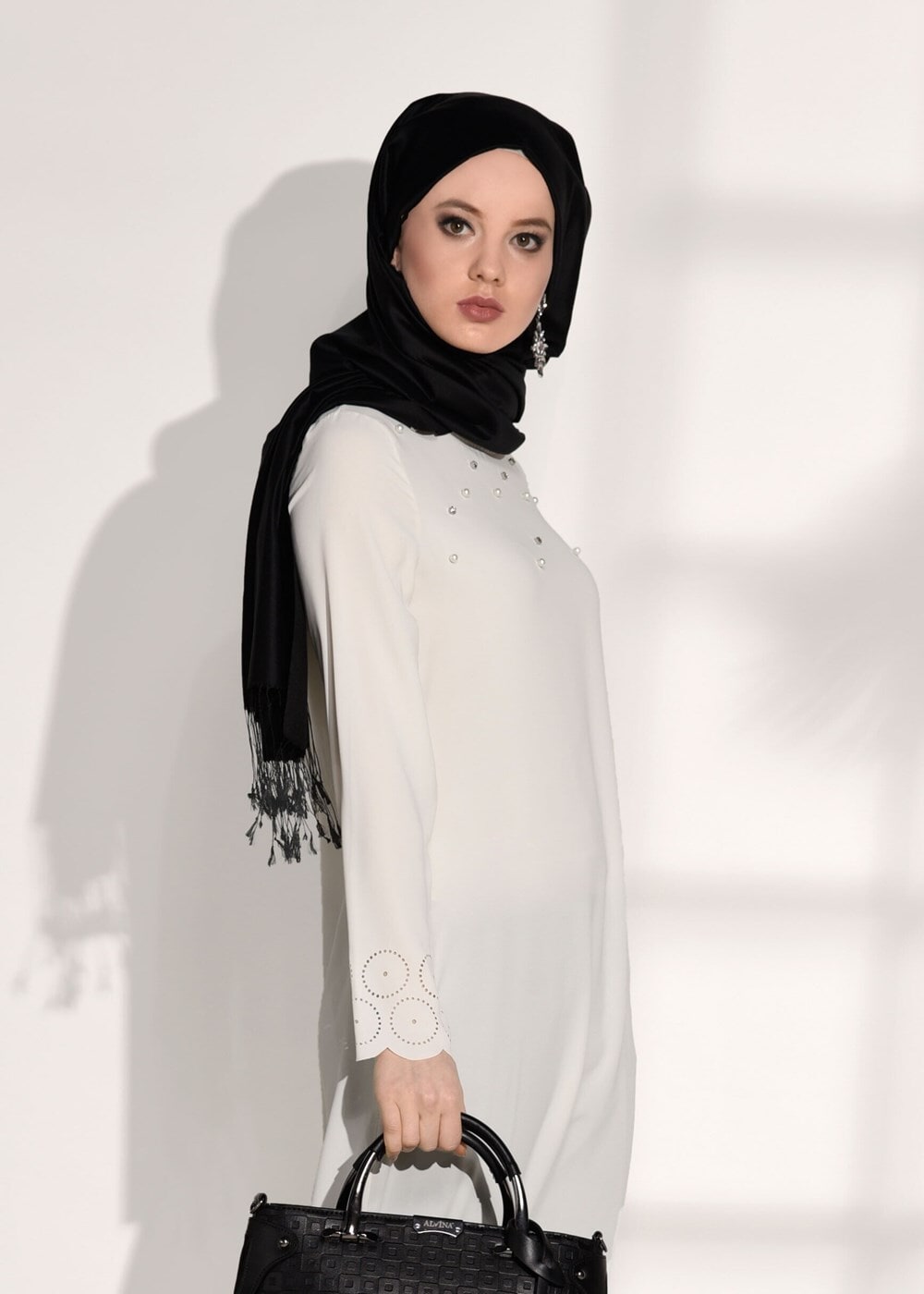 Tesettür giyim KREM T 7851 ModaBu-Lazer Kesim Tunik