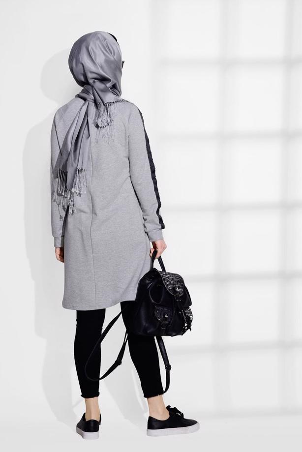 Tesettür giyim  T 8827 Aynaz- Kol Kısmı Şerit Detaylı Spor Tunik - TRENDTESETTÜR