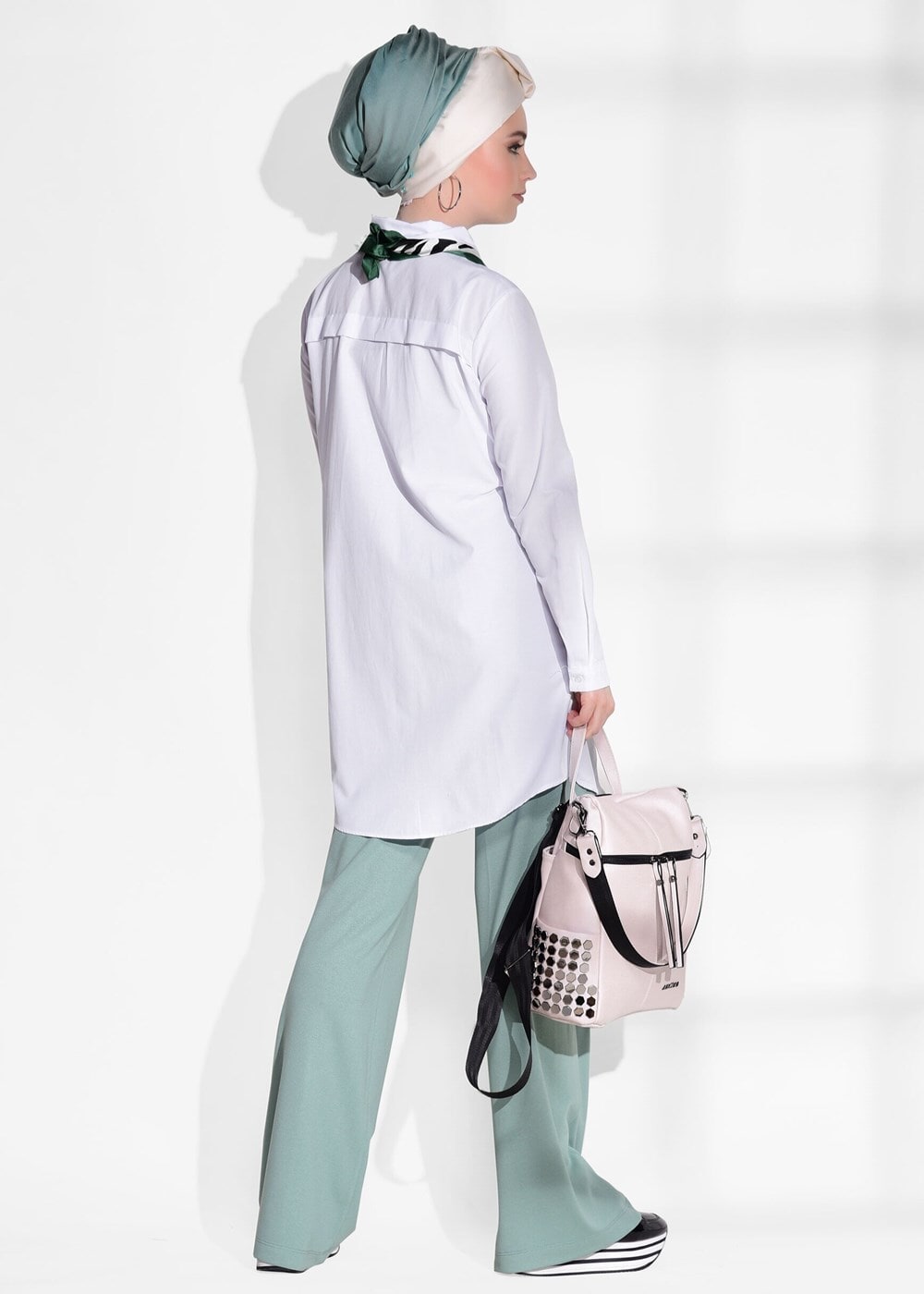 Vêtements hijab BLANC TUNIQUE BOUTONNÉE 8878