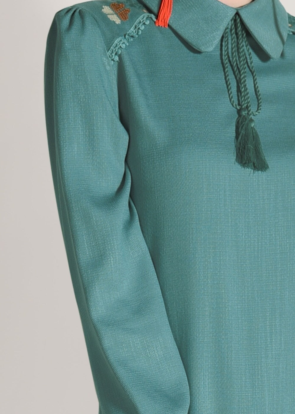 Vêtements hijab VERT TUNIQUE DÉTAILLÉE DE BRODERIE 9037