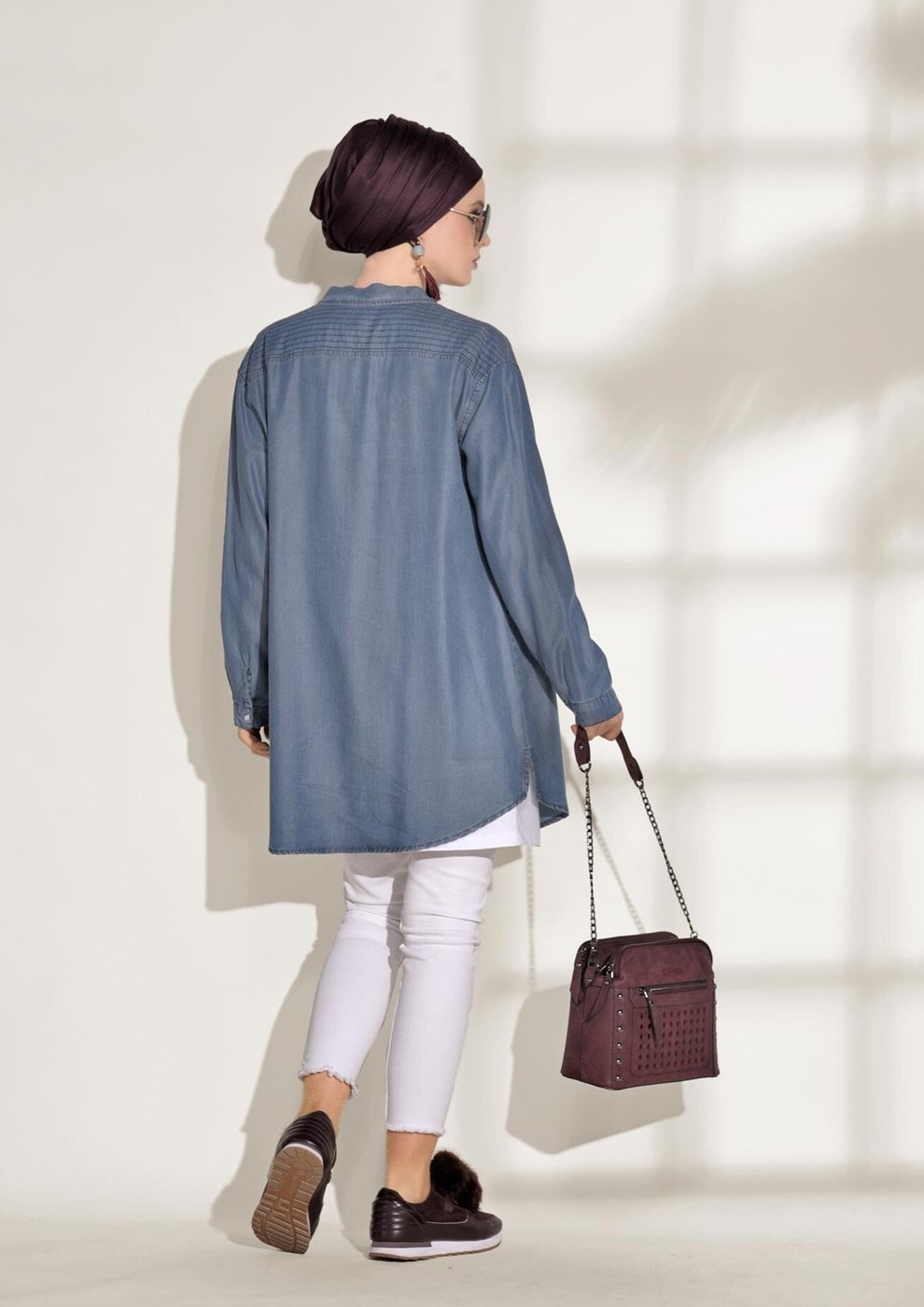 Tesettür giyim LACİVERT T 9126 Magazin- İşleme Detaylı Denim Tunik