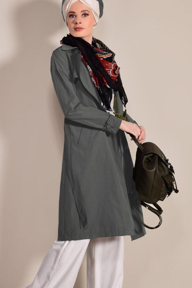 Tesettür giyim  KRUVAZE YAKA CEP DETAYLI TRENÇKOT 0876  - TRENDTESETTÜR