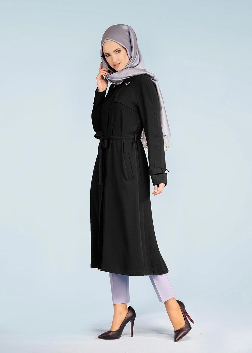 Tesettür giyim SİYAH BİLEKLERİ KEMER DETAYLI CEPLİ TRENÇKOT 1044