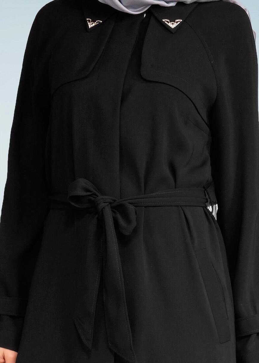 Tesettür giyim SİYAH BİLEKLERİ KEMER DETAYLI CEPLİ TRENÇKOT 1044