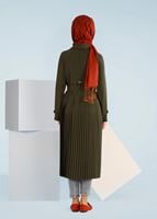 Tesettür giyim HAKİ BİLEKLERİ KEMER DETAYLI CEPLİ TRENÇKOT 1044