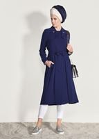 Tesettür giyim LACİVERT BİLEKLERİ KEMER DETAYLI CEPLİ TRENÇKOT 1044