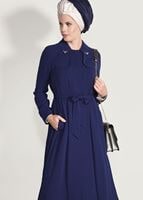 Tesettür giyim LACİVERT BİLEKLERİ KEMER DETAYLI CEPLİ TRENÇKOT 1044