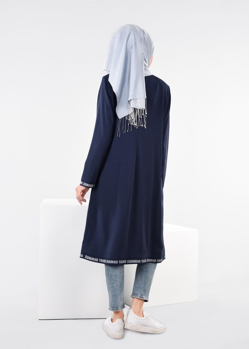 Tesettür giyim LACİVERT YAZILI ŞERİT DETAYLI TRENÇKOT 1104 